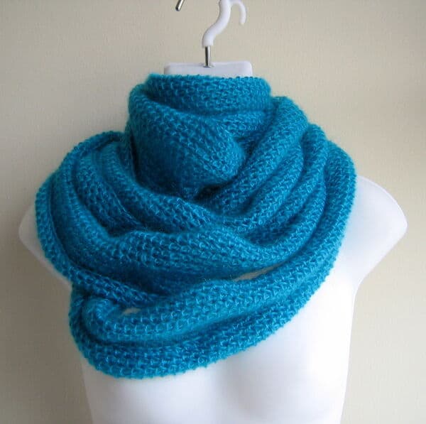 Chunky infinity scarf